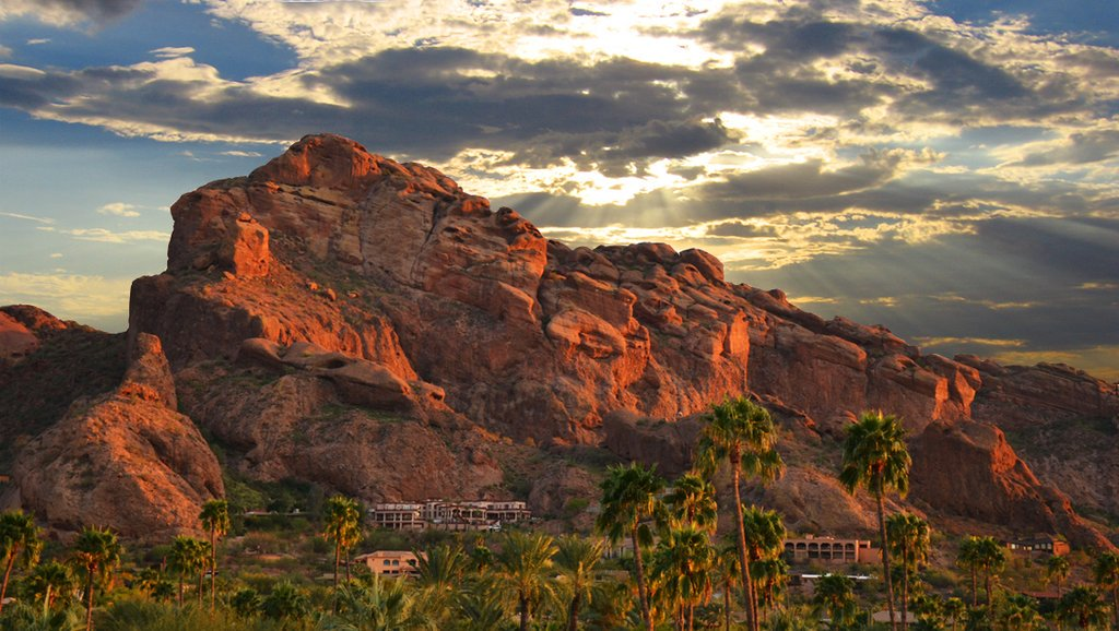 From Sunrise to Sunset: A Day in the Life of a Camelback Mountain Trailblazer!